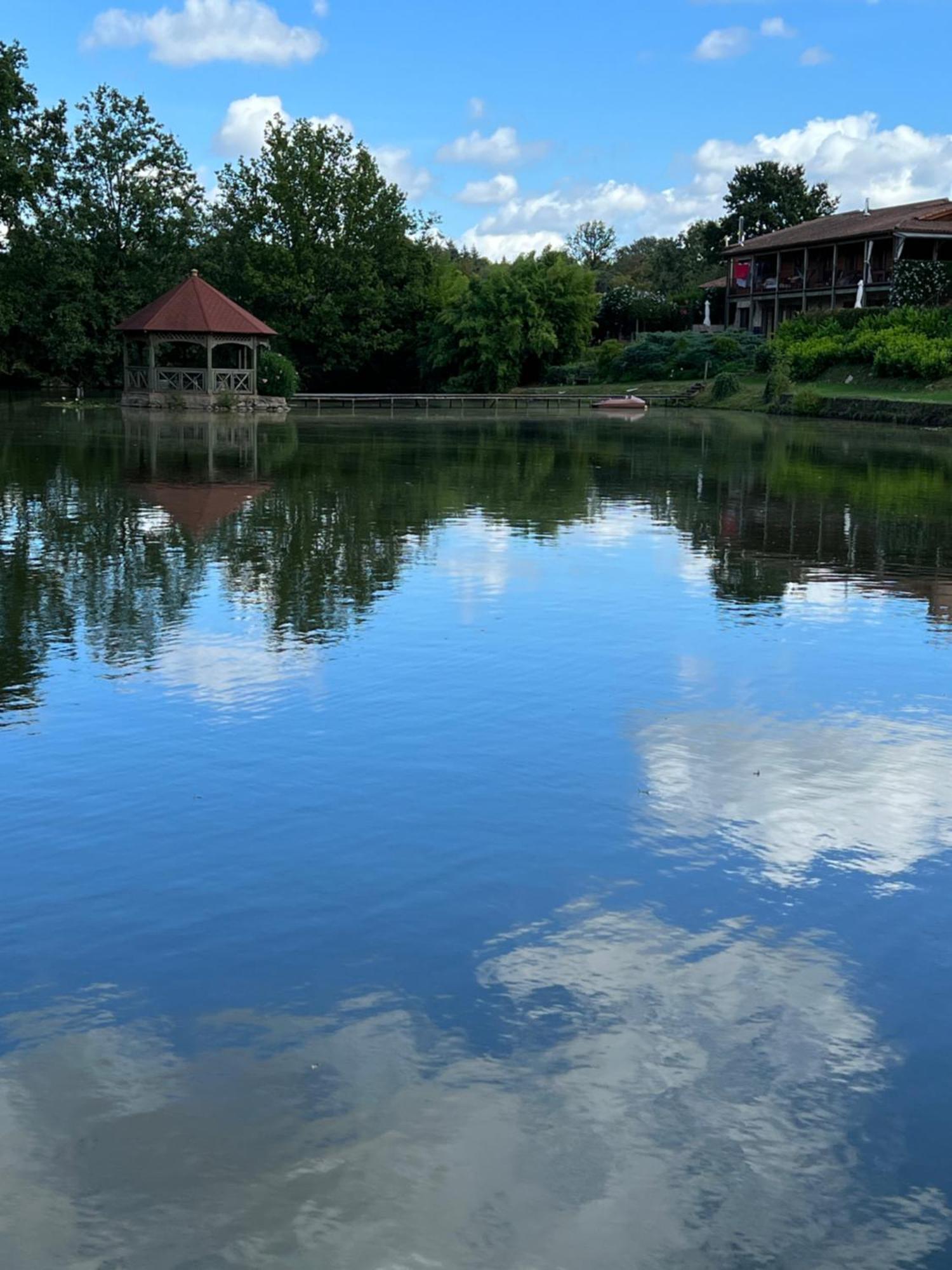 Lake Noble Saint-Germain-l'Aiguiller Luaran gambar
